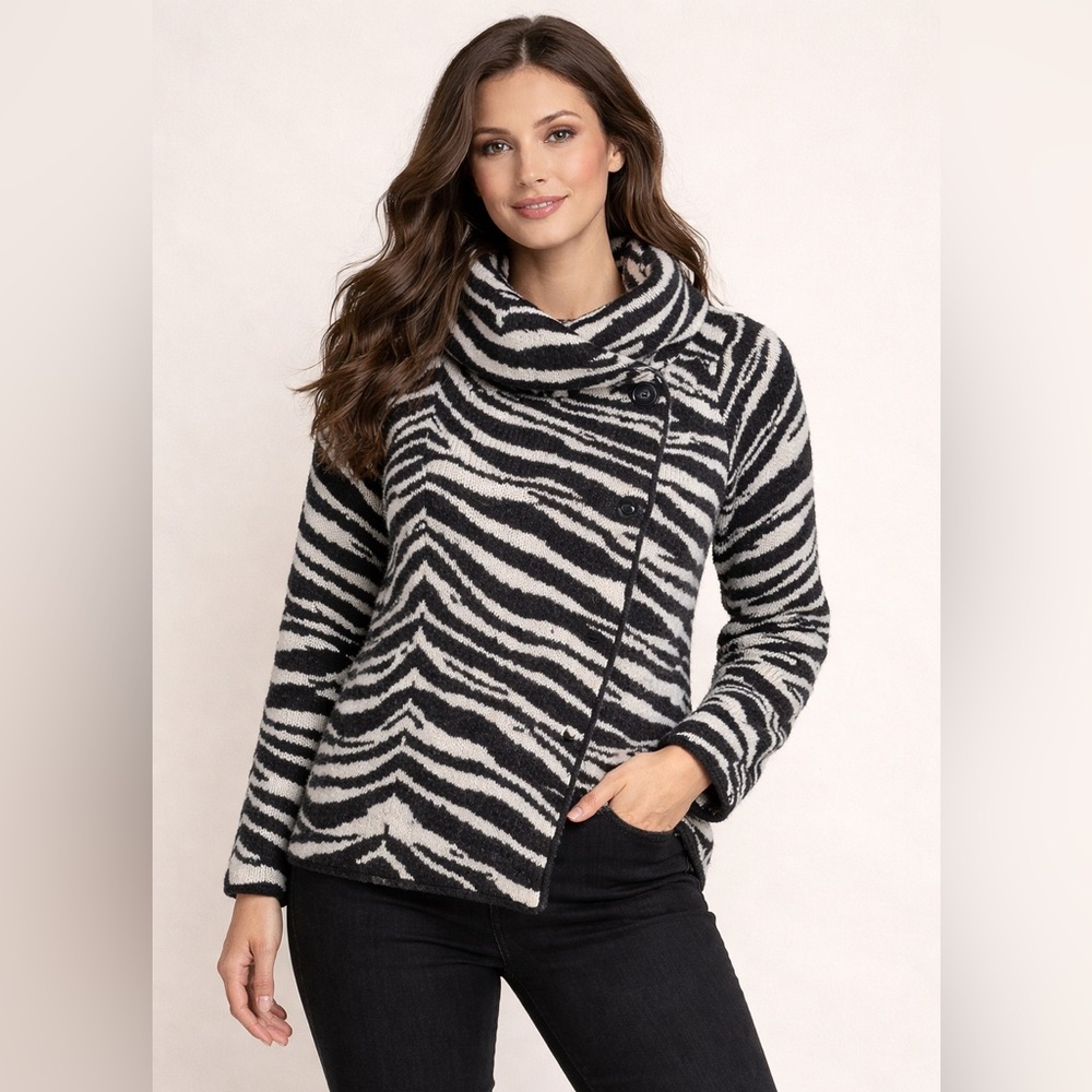 Adrienne Vittadini Size Large Black White Zebra Print Knit Jacket‎ Sweater